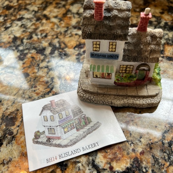 Hand Painted Cottages - Picture 11 of 16